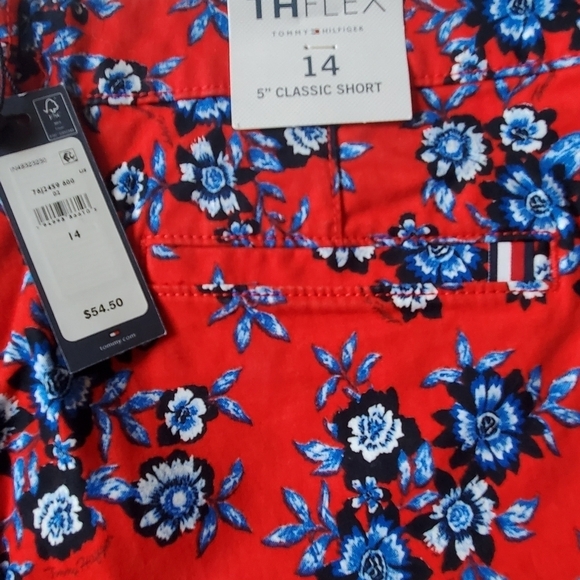 Tommy Hilfiger THFlex Red Floral 5" Classic Sz. 14 Short with Pockets - Picture 4 of 12